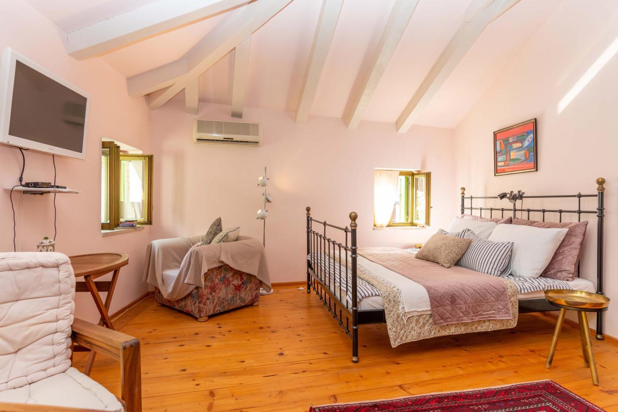 Dei Fiori Apartments روفينج المظهر الخارجي الصورة