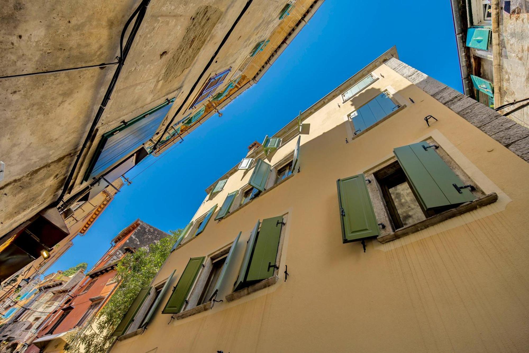 Dei Fiori Apartments روفينج المظهر الخارجي الصورة